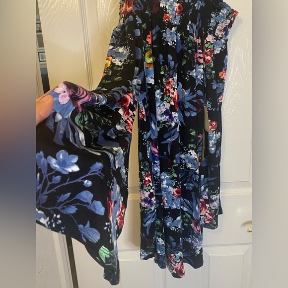 NWT Off/On the Shoulder floral mini dress Medium - Picture 5 of 10